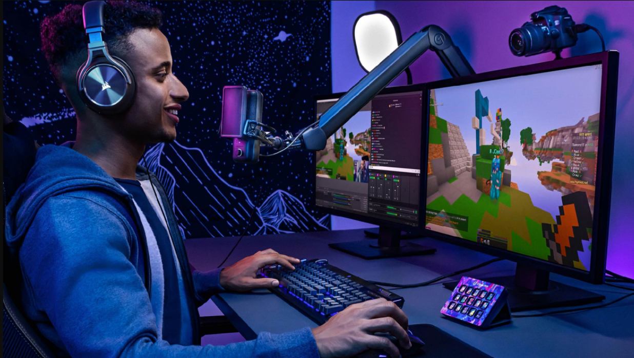 Gameplay streaming on a desktop